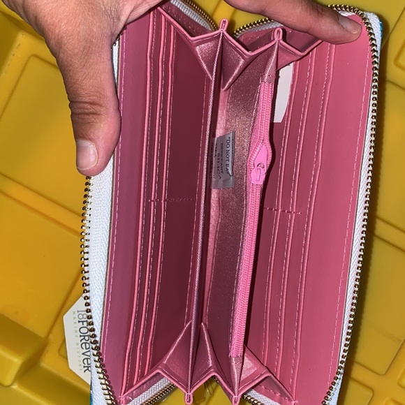 Wallet - Picture 3 of 3